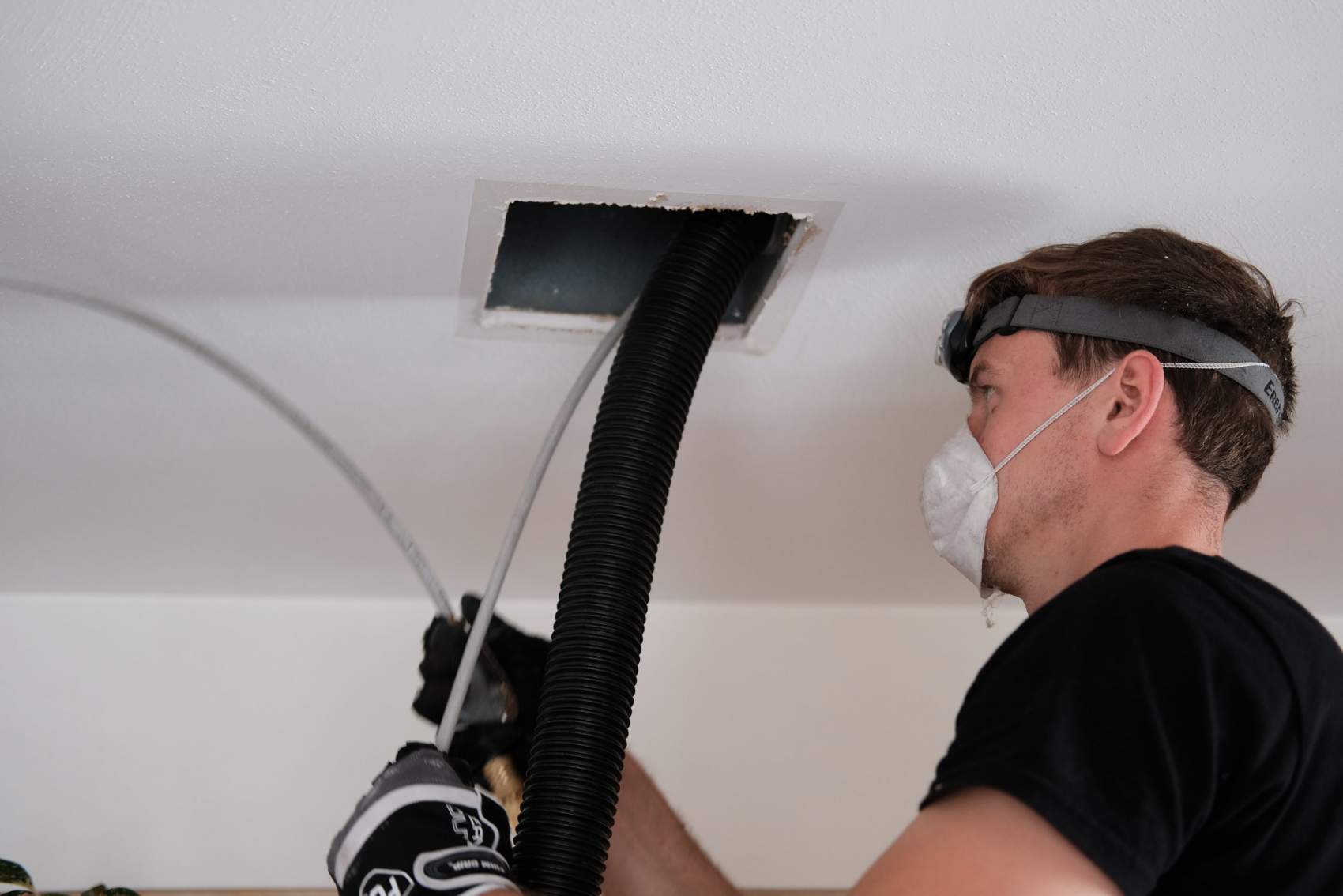 duct clening port